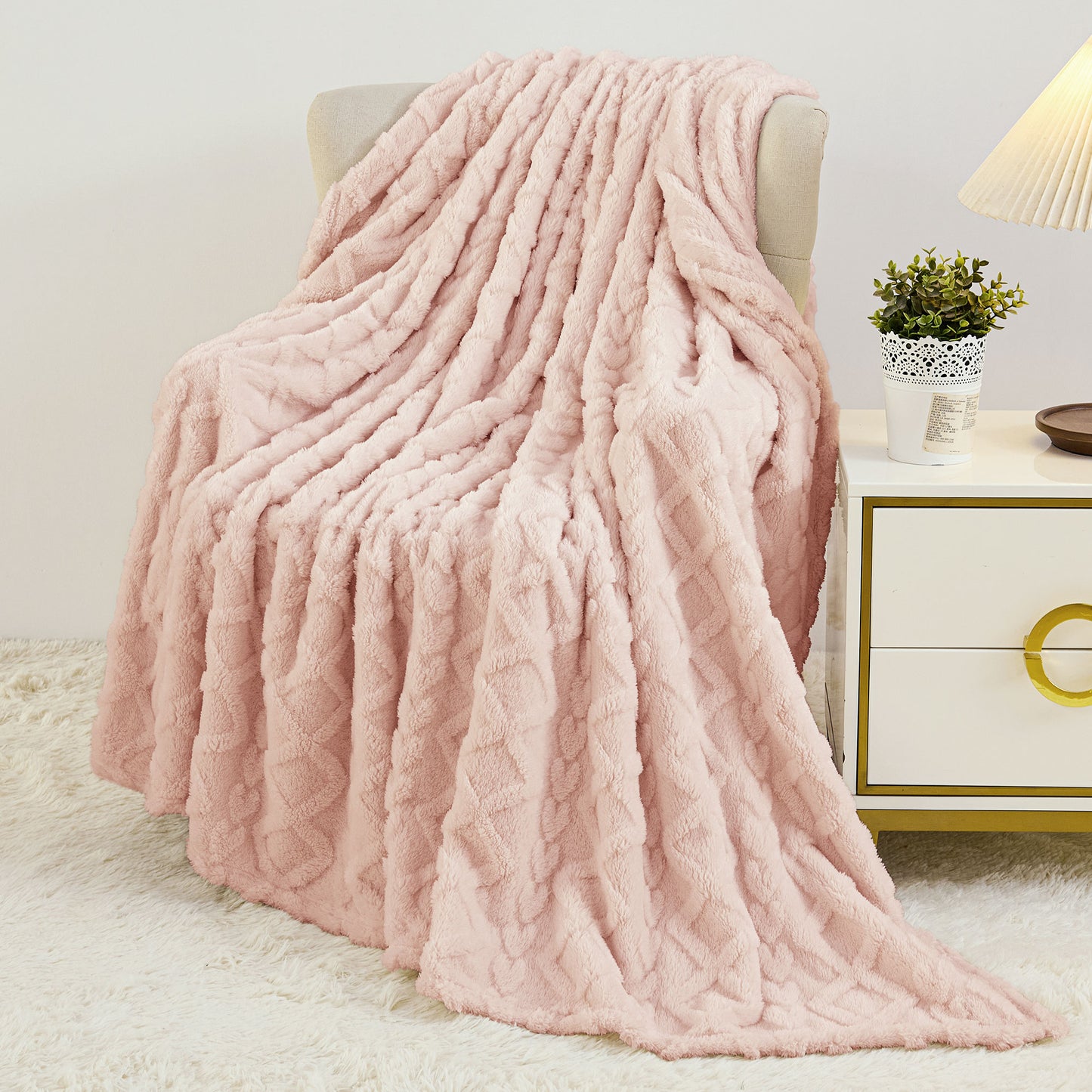 Aganear Fleece Throw Blanket - Cozy Soft Lightweight Fuzzy Throw Blanket for Women Portable Throw Blankets for Couch, Warm Present for Birthday, Christmas, Halloween, Housewarming