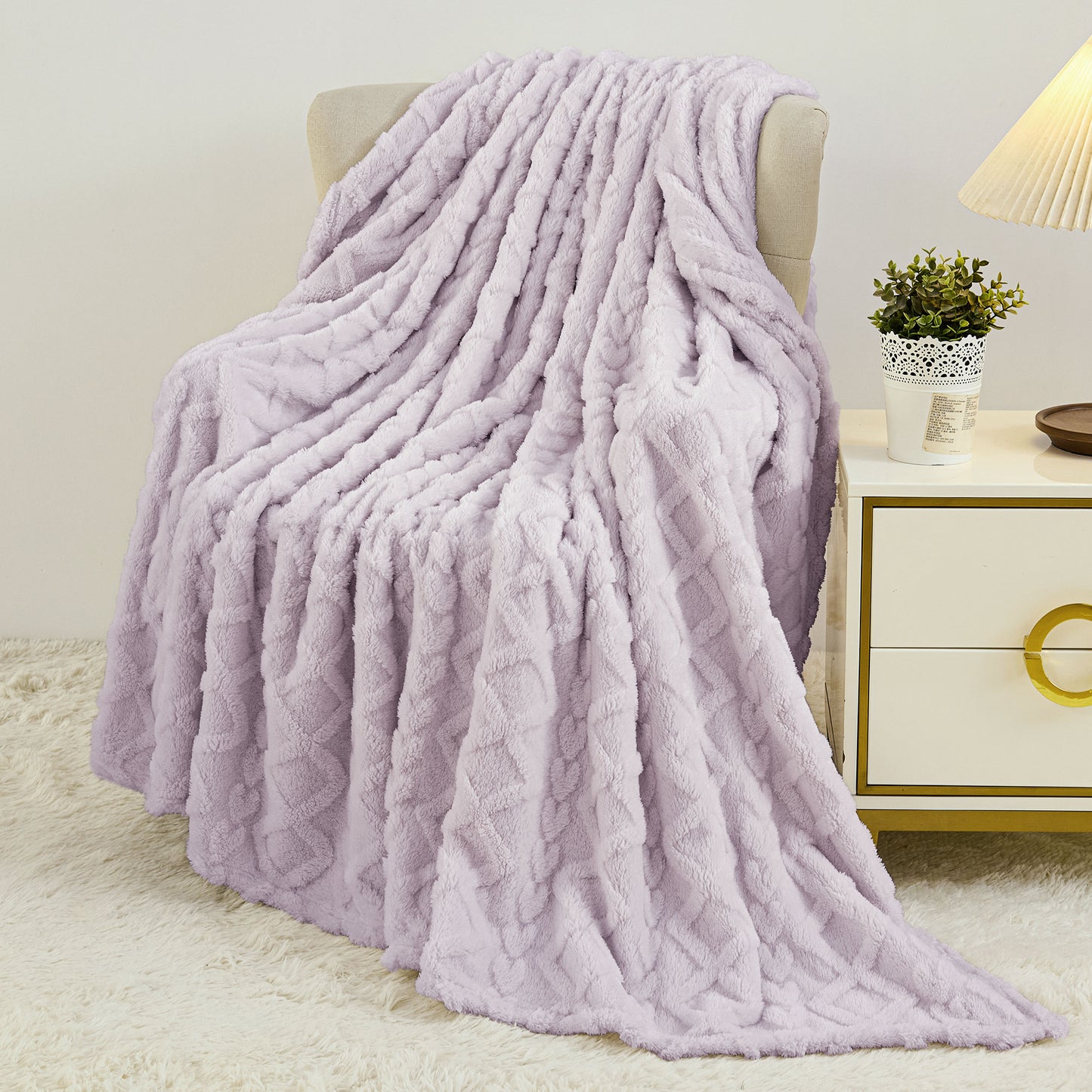 Aganear Fleece Throw Blanket - Cozy Soft Lightweight Fuzzy Throw Blanket for Women Portable Throw Blankets for Couch, Warm Present for Birthday, Christmas, Halloween, Housewarming